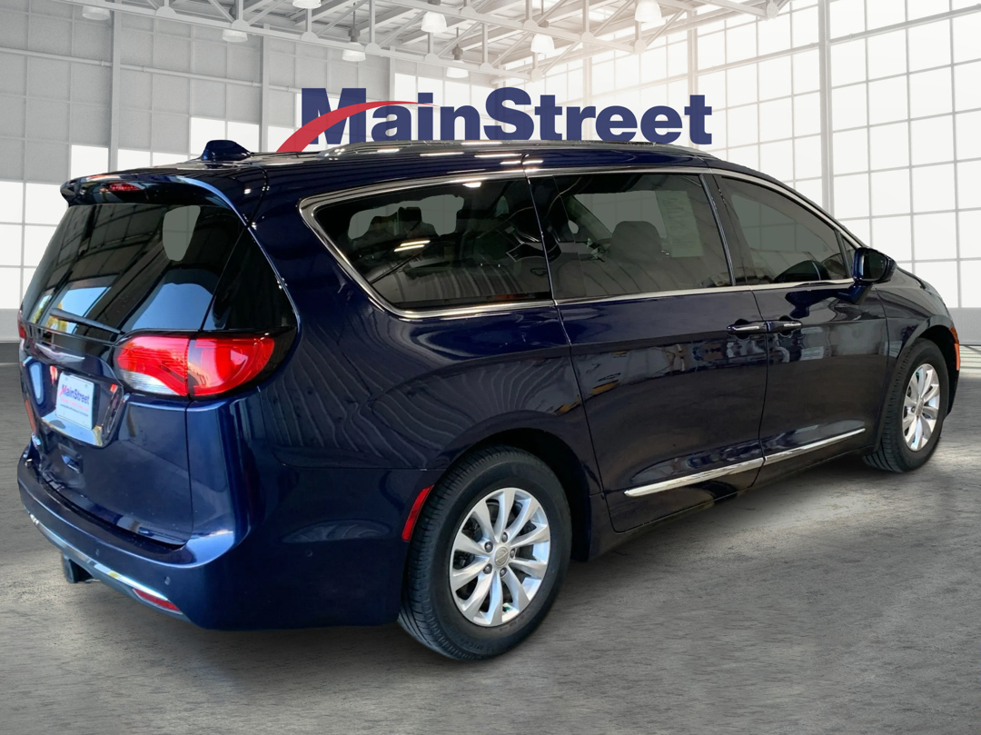 2018 Chrysler Pacifica Touring Plus photo 5