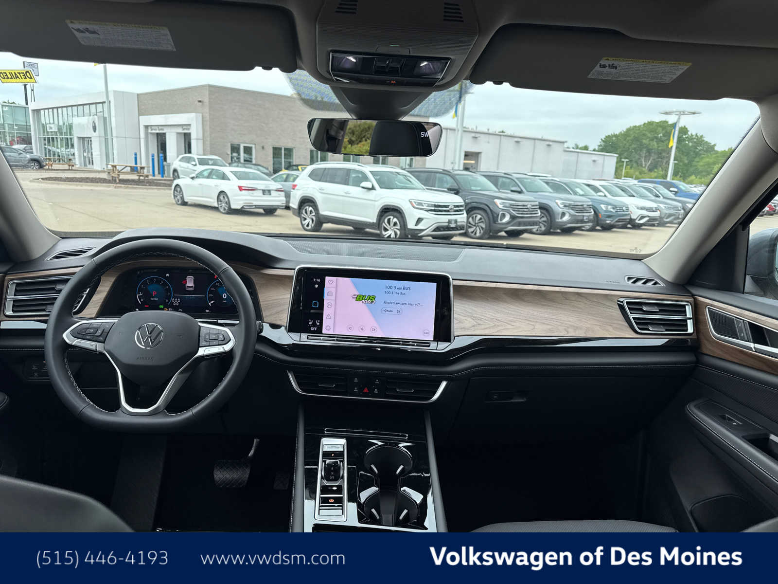 2025 Volkswagen Atlas SE Technology photo 9