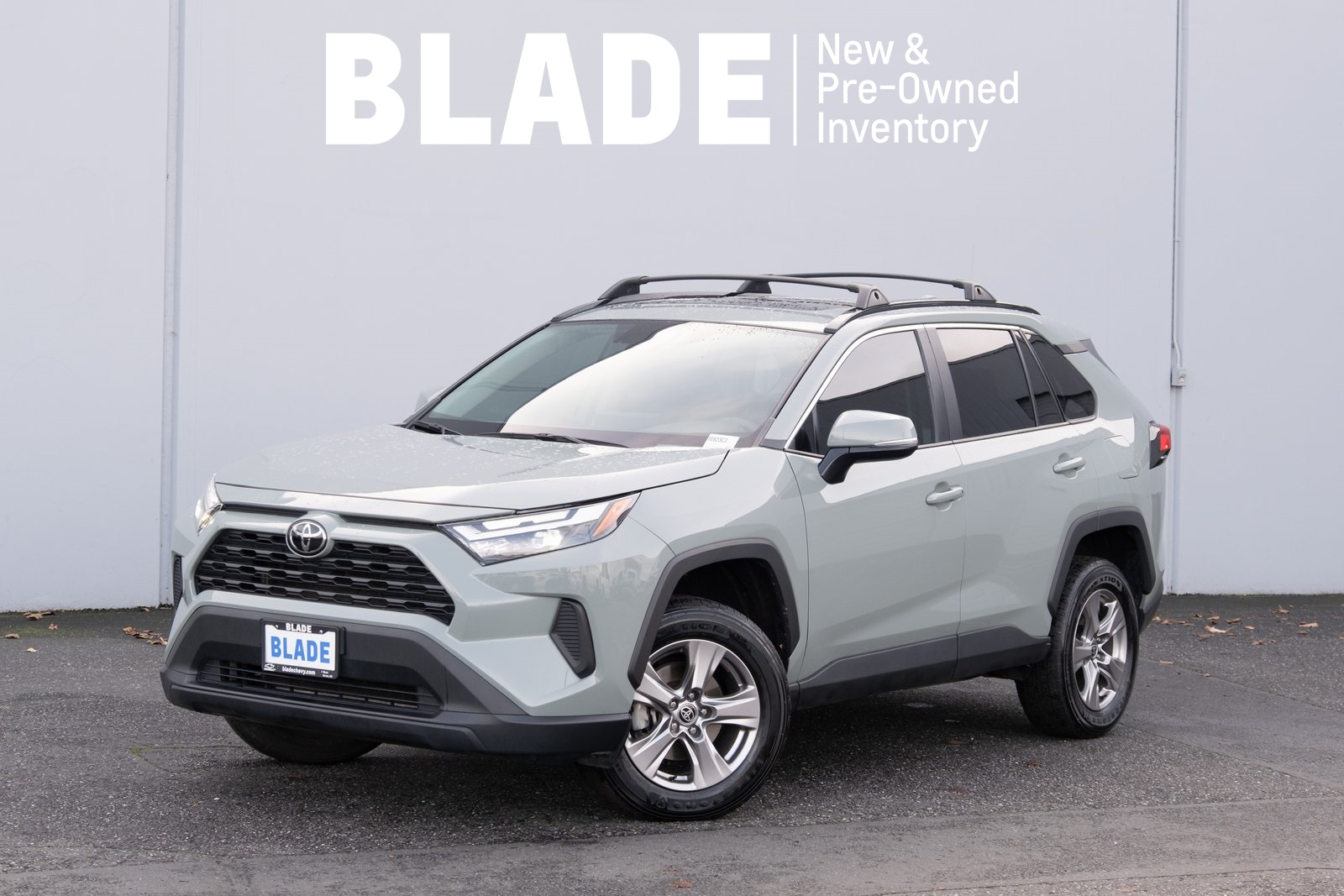 2023 Toyota RAV4 XLE's photo