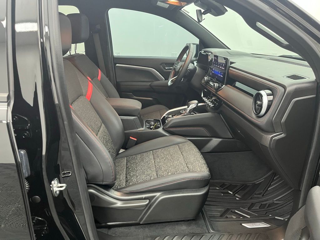 2023 Chevrolet Colorado Z71 photo 19