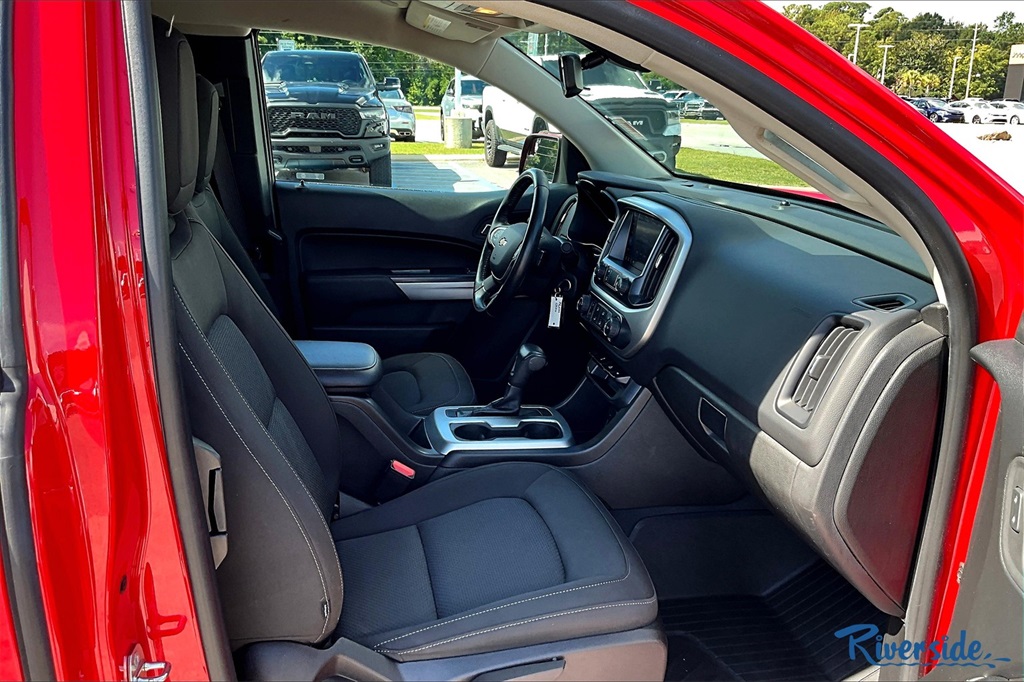 2019 Chevrolet Colorado LT photo 25