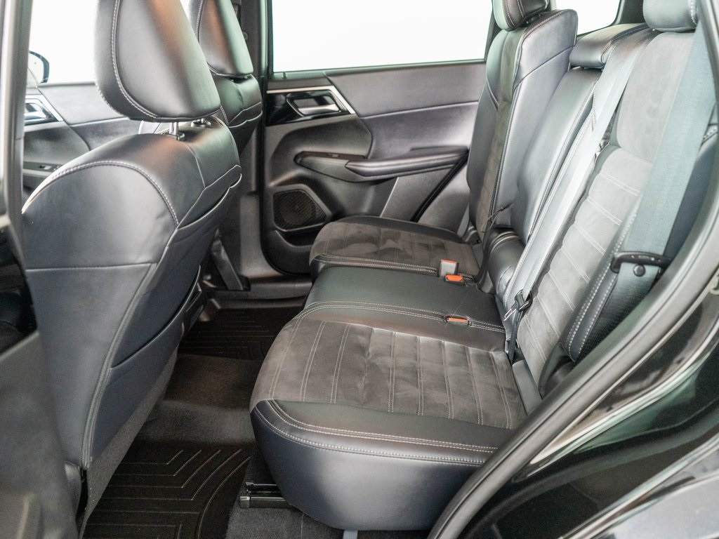 2023 Mitsubishi Outlander SE Black Edition photo 11