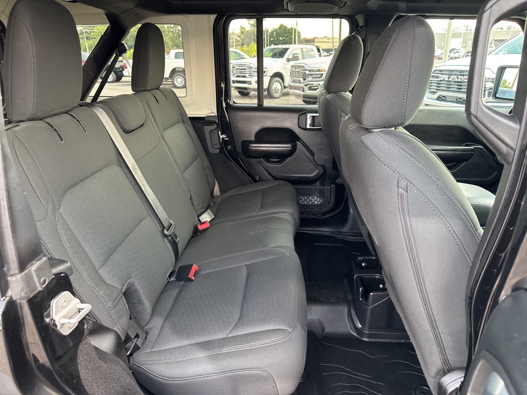 2020 Jeep Wrangler Unlimited Willys photo 15