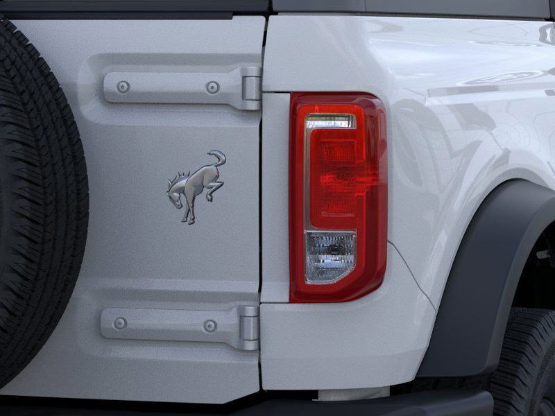 2025 Ford Bronco Base photo 19
