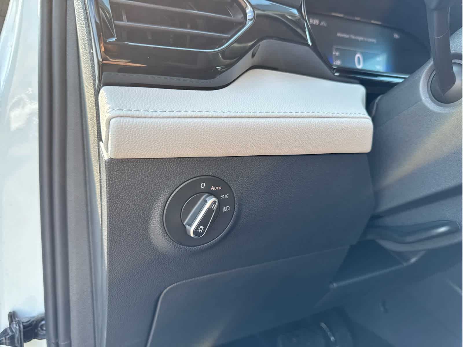 2025 Volkswagen Taos S photo 16