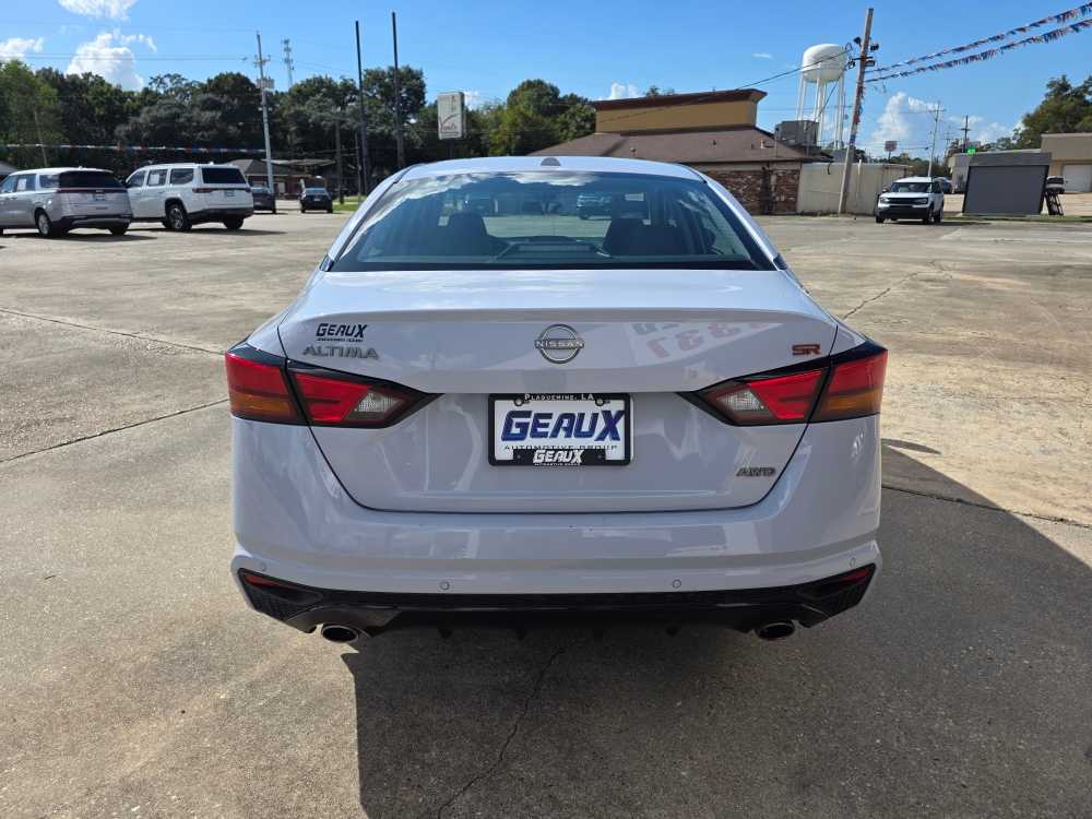 2025 Nissan Altima SR photo 3