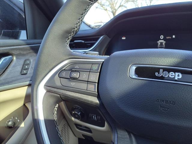 2025 Jeep Grand Cherokee Limited photo 13