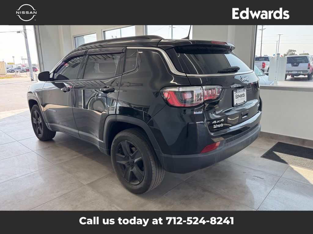 2022 Jeep Compass Latitude photo 4