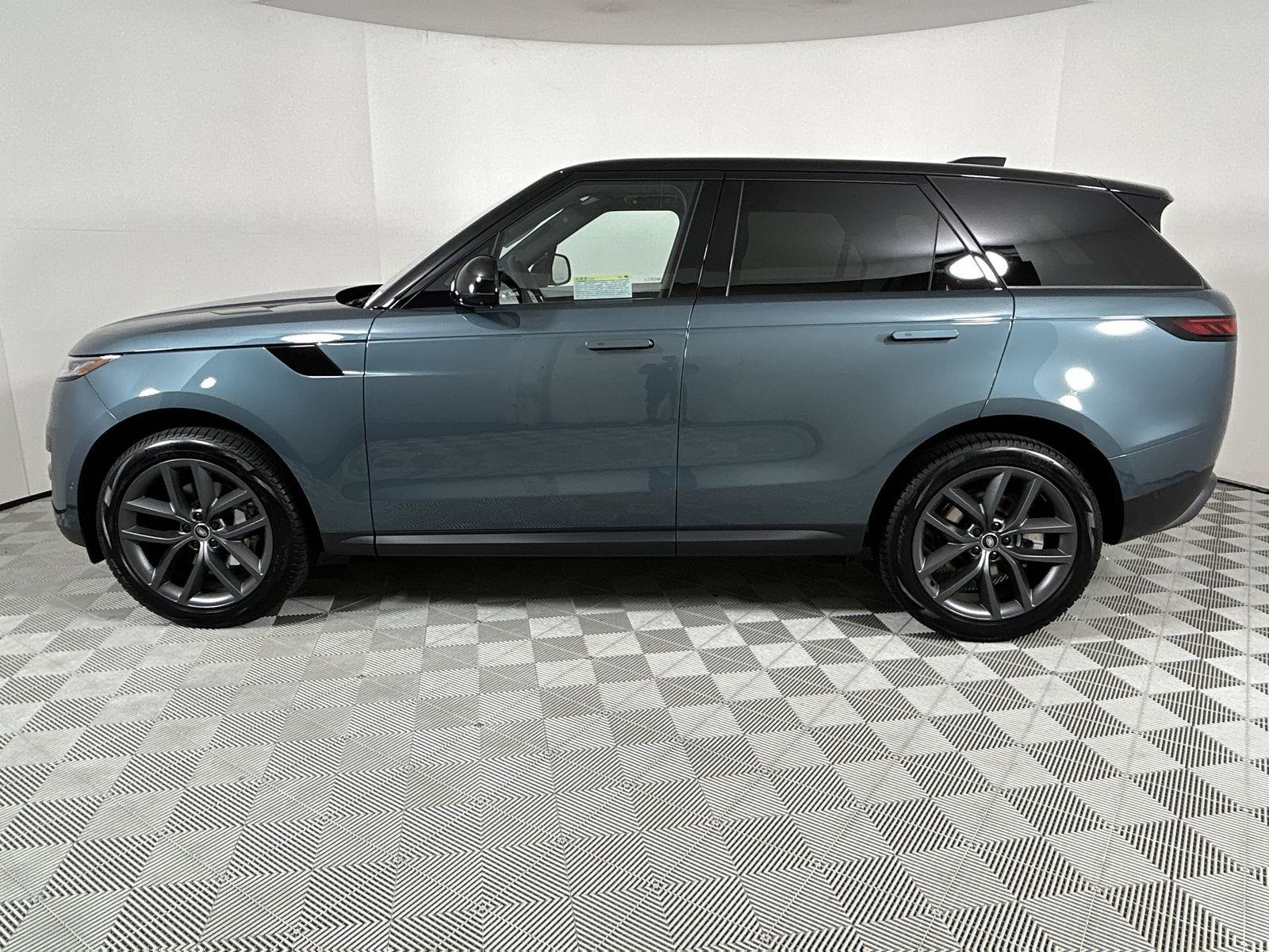 2025 Land Rover Range Rover Sport SE photo 2