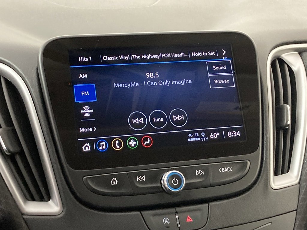 2024 Chevrolet Malibu 1LT photo 3