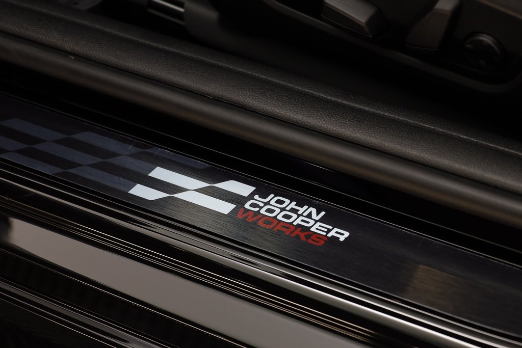 2025 Mini Cooper 2 Door Hardtop Iconic photo 8