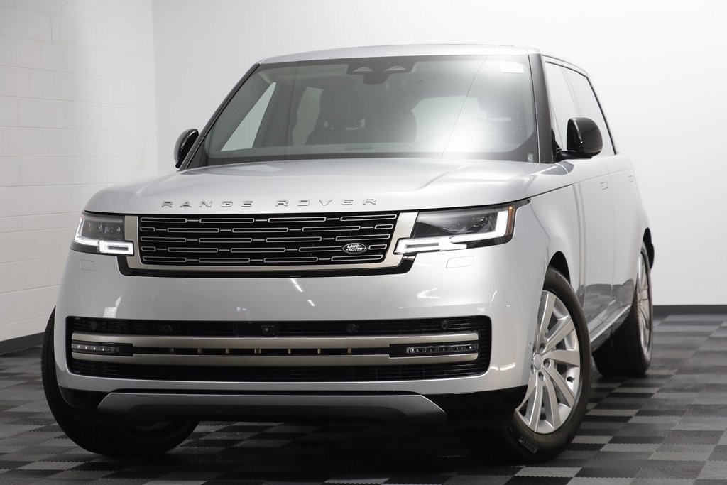2025 Land Rover Range Rover SE photo 2