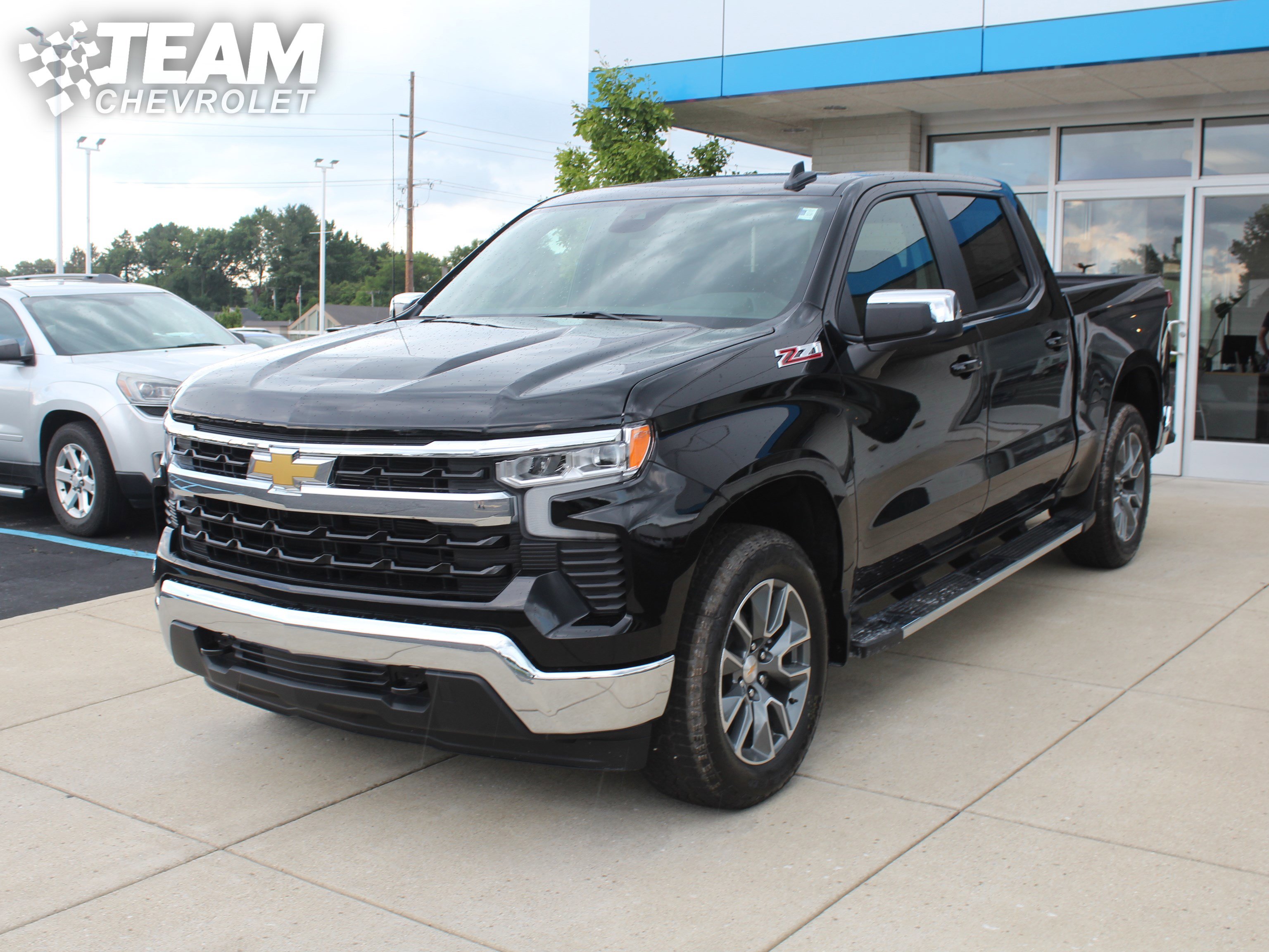 2025 Chevrolet Silverado 1500 LT photo 7