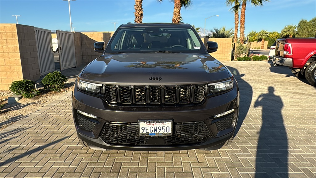 2023 Jeep Grand Cherokee Limited photo 2