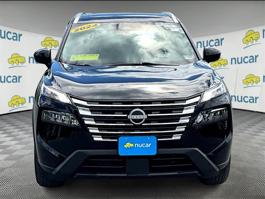 2024 Nissan Rogue SV photo 2