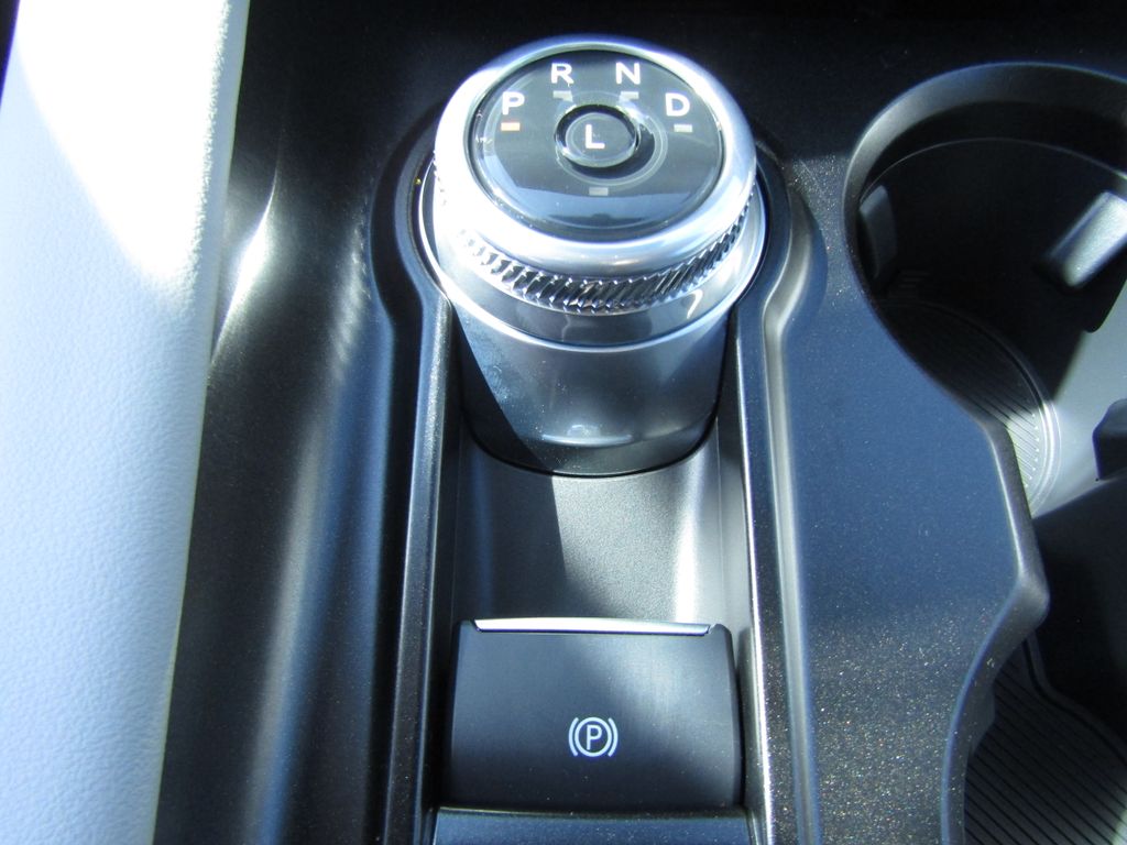 2025 Ford Explorer photo 23