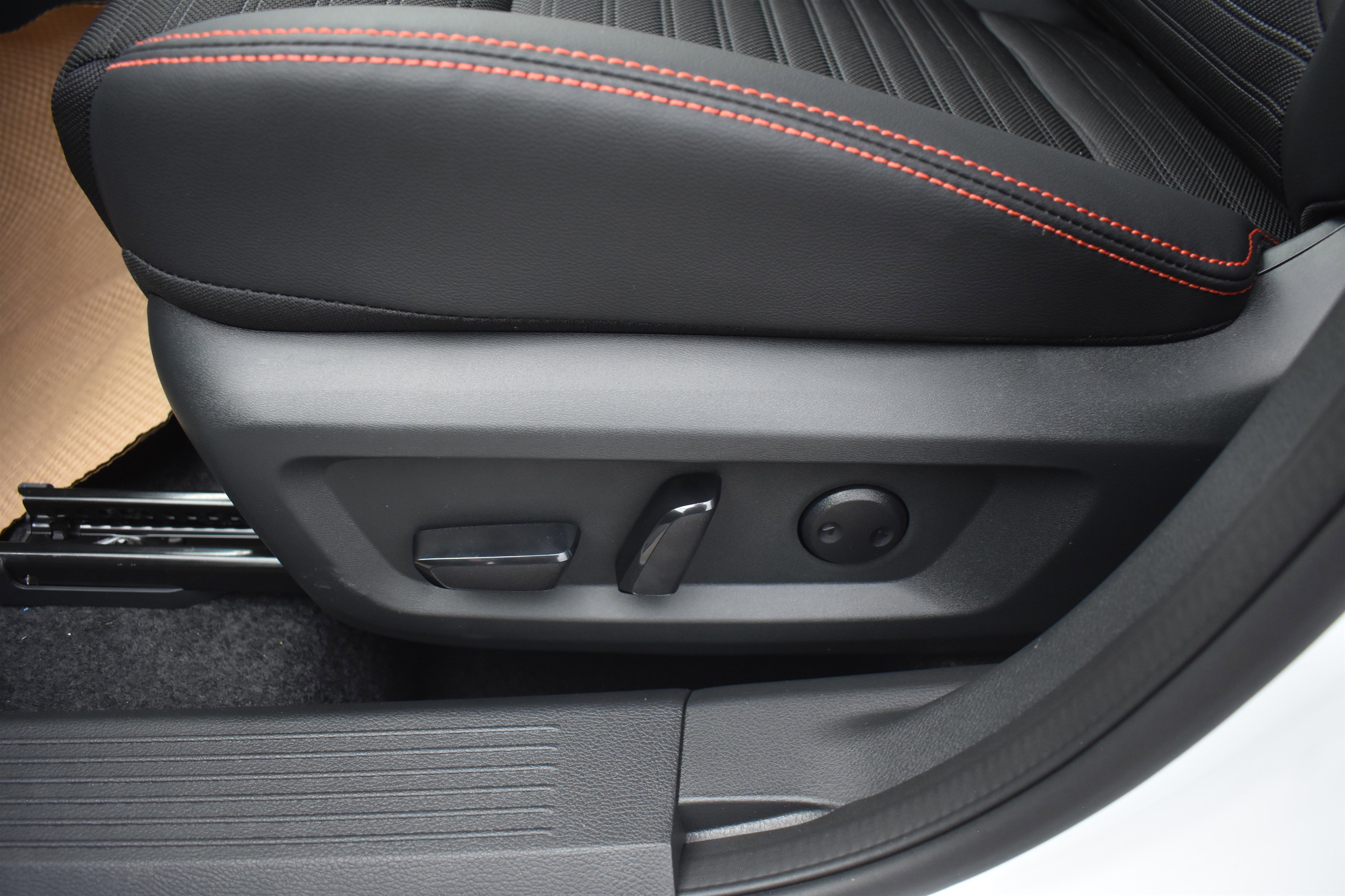 2026 Nissan Rogue SV photo 10