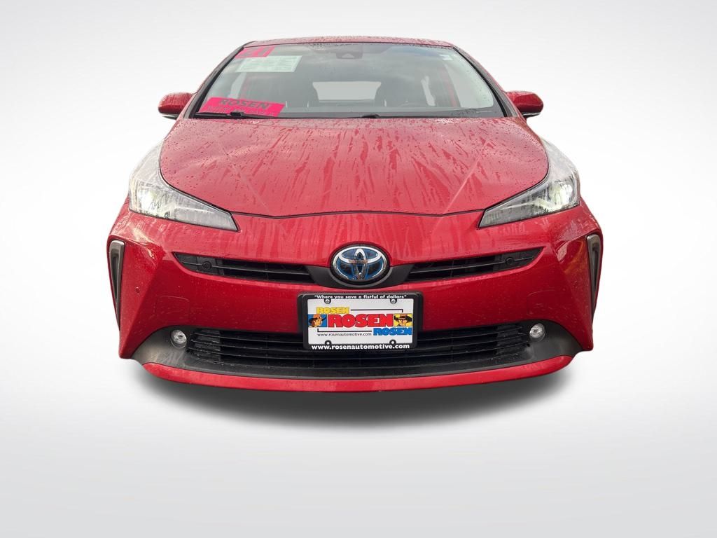 2021 Toyota Prius LE photo 2