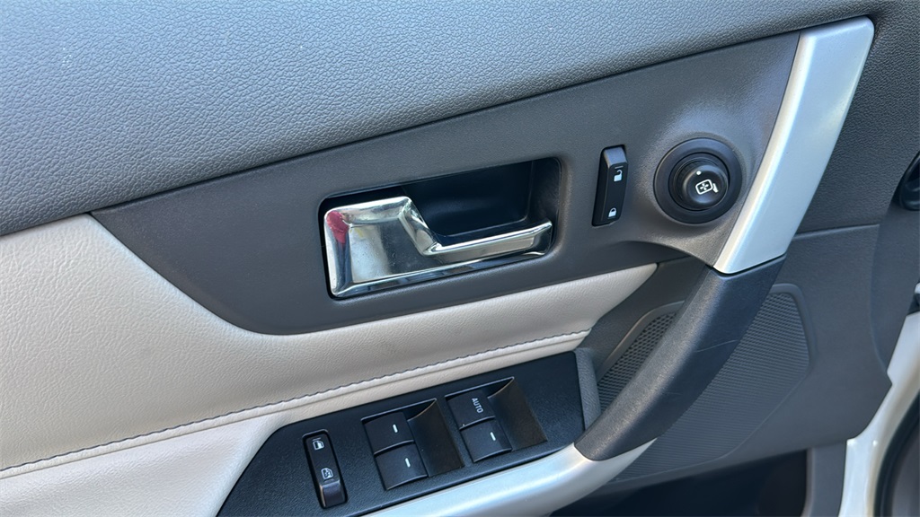 2013 Ford Edge SE photo 18