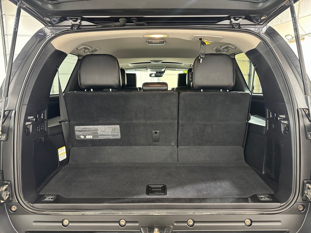 2019 Toyota Sequoia SR5 photo 36