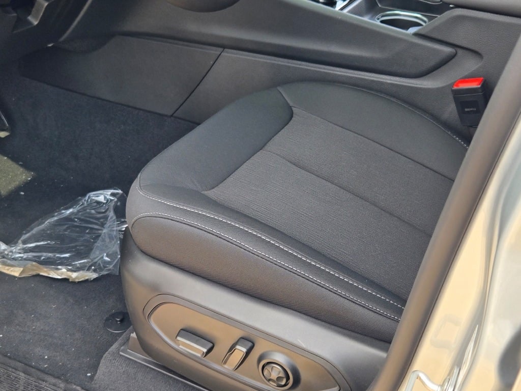 2025 Jeep Grand Cherokee Laredo photo 21