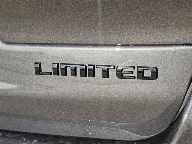 2025 Jeep Grand Cherokee Limited photo 4