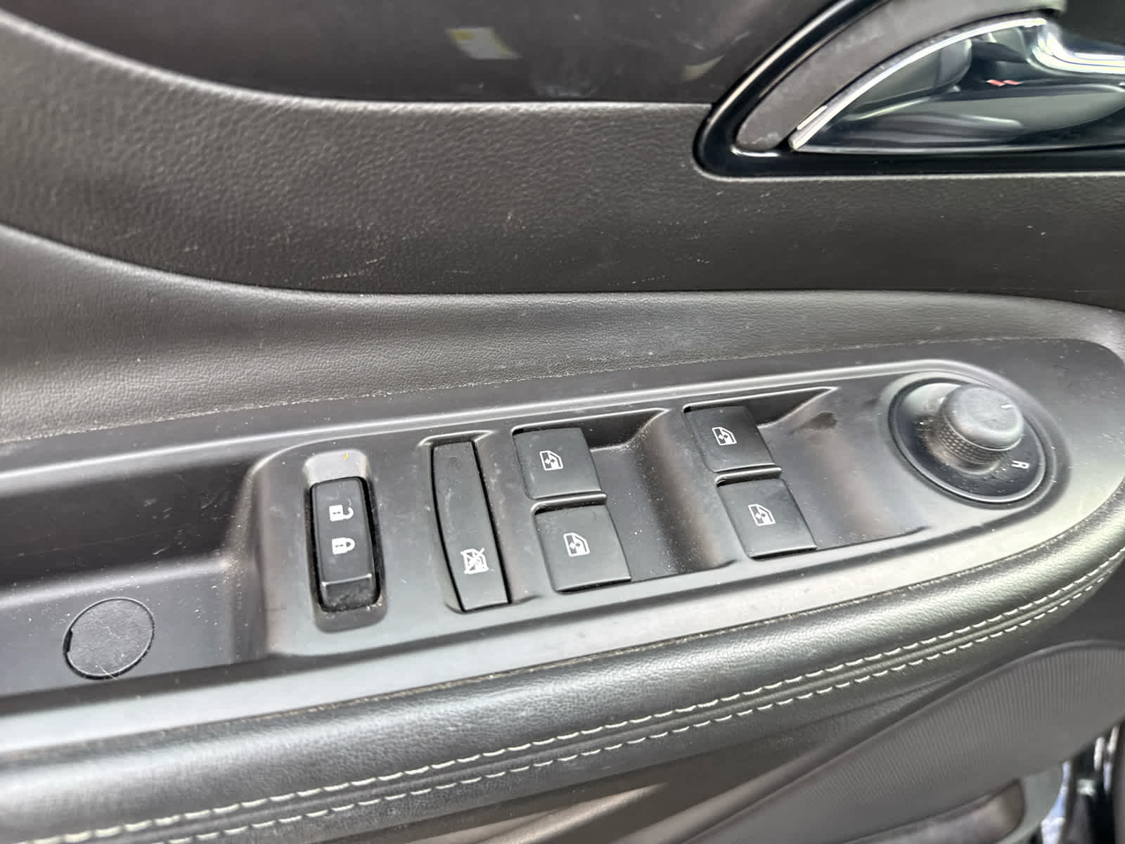 2022 Buick Encore Preferred photo 7