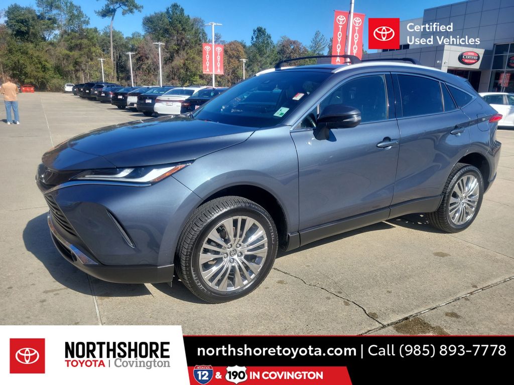 2023 Toyota Venza XLE's photo