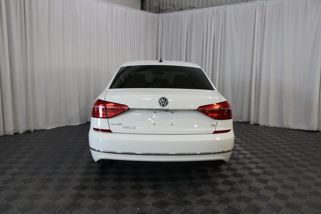 2016 Volkswagen Passat S photo 4
