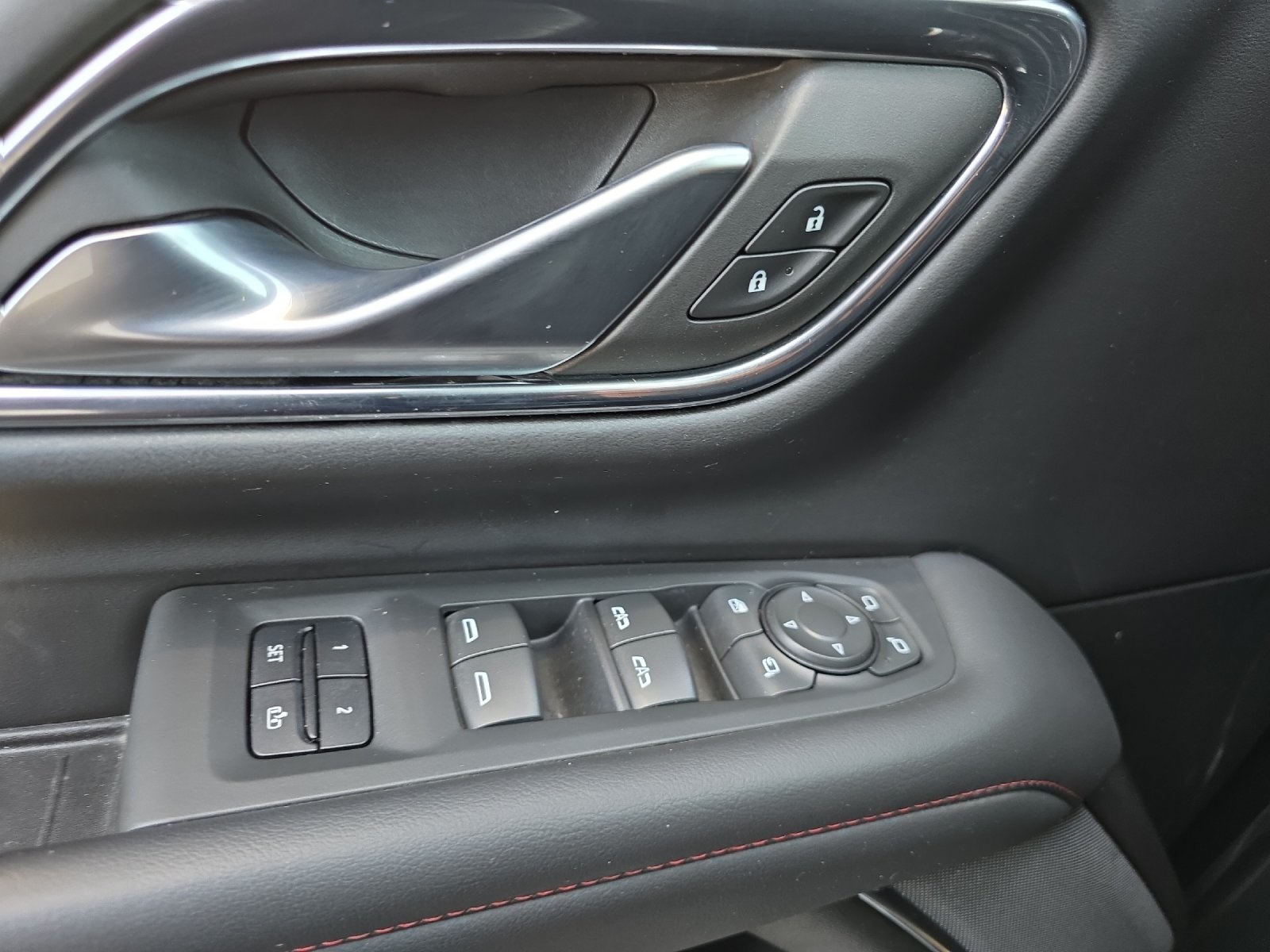 2022 Chevrolet Suburban RST photo 10
