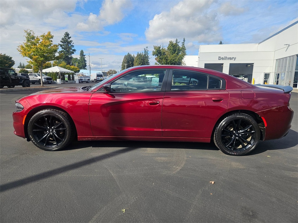 2018 Dodge Charger SXT photo 3