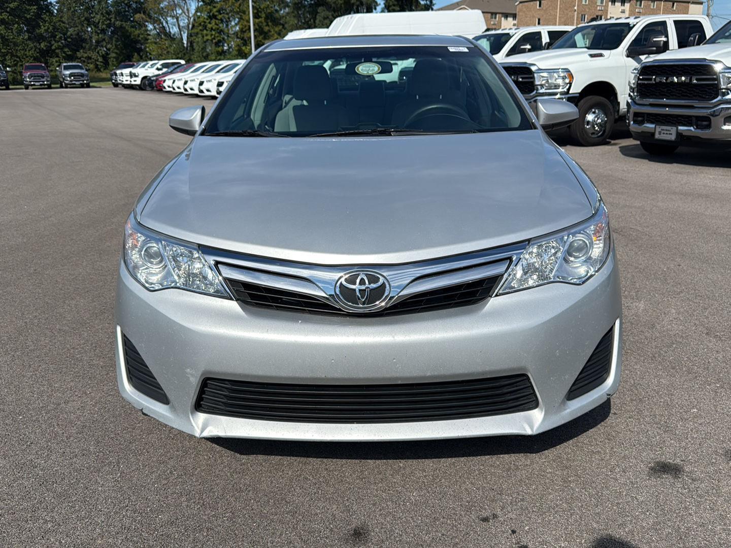 2014 Toyota Camry L photo 11