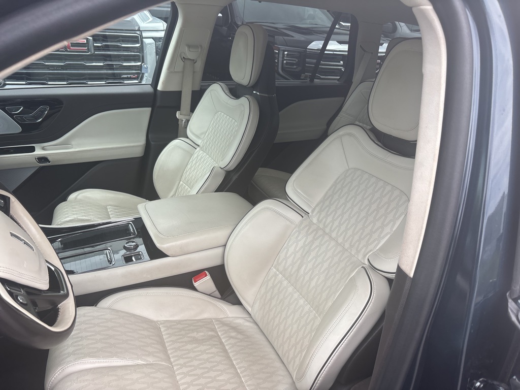 2021 Lincoln Aviator Black Label photo 10