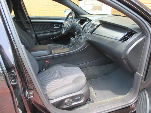2014 Ford Taurus SEL photo 21