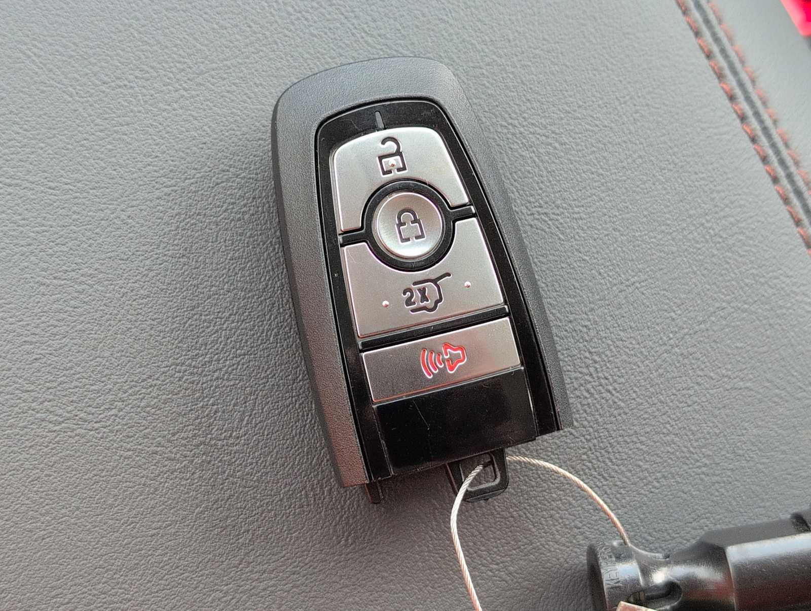 2025 Ford Explorer photo 24