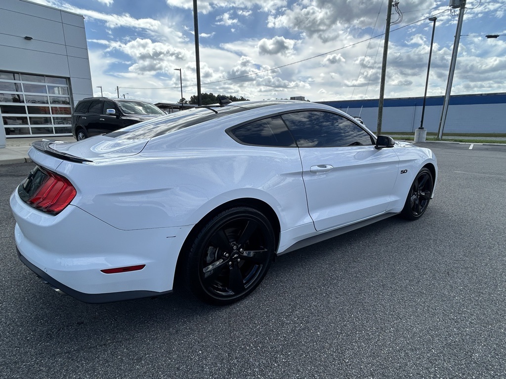 2022 Ford Mustang GT Premium photo 3