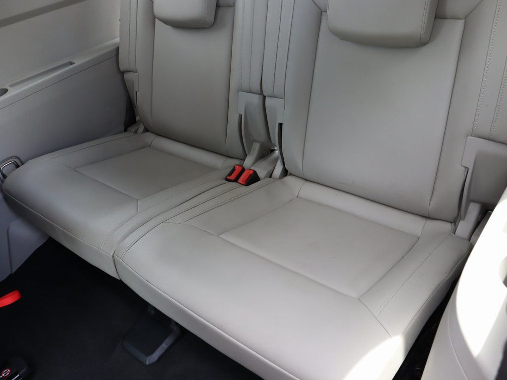 2019 Volkswagen Atlas SEL photo 19