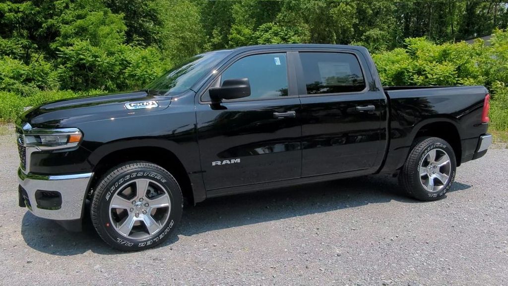 2025 Ram 1500 Tradesman photo 2