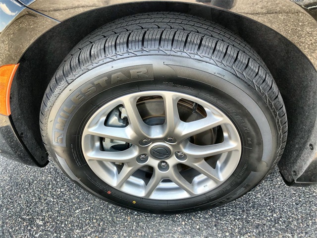2024 Chrysler Pacifica Touring L photo 2