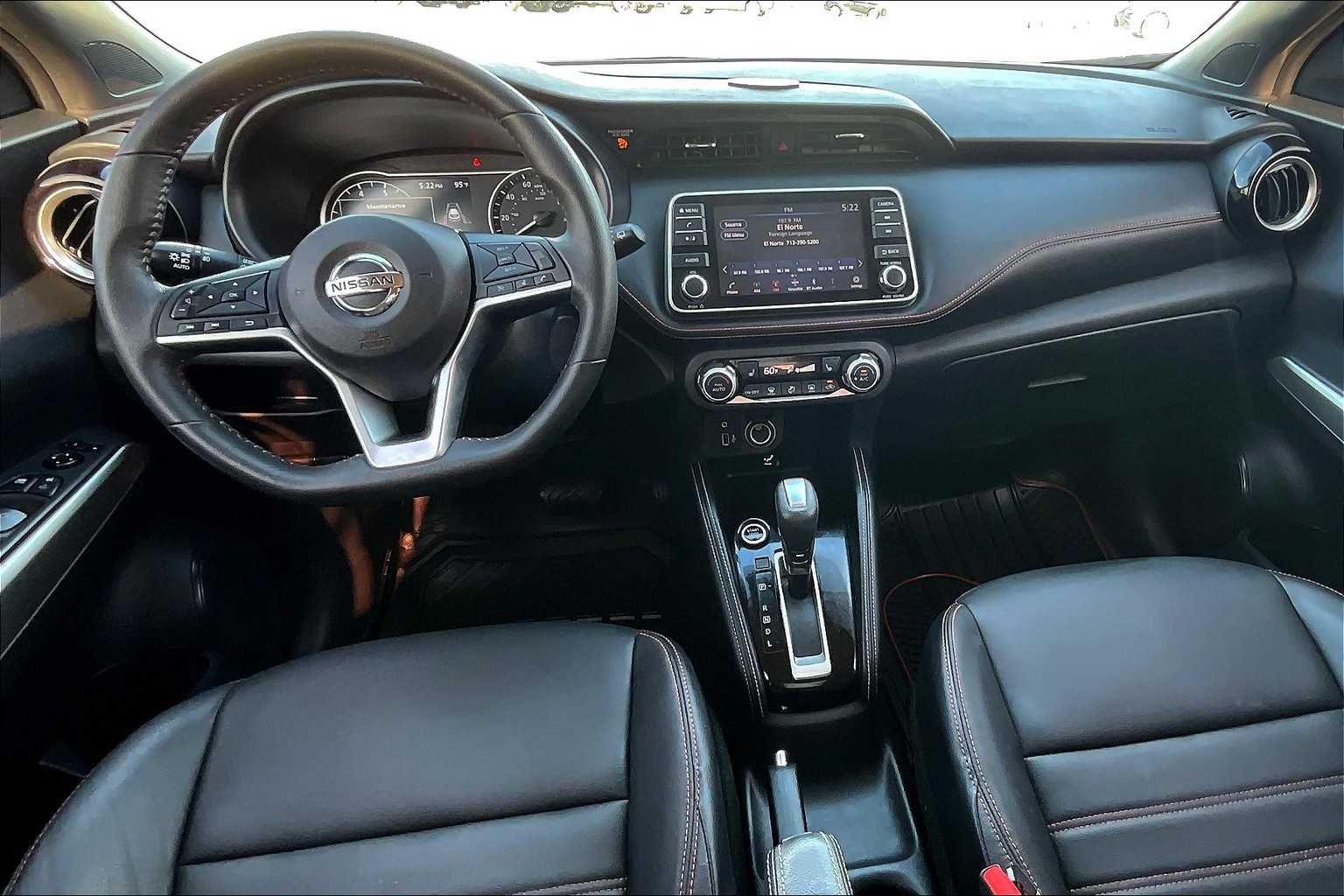 2020 Nissan Kicks SR photo 14
