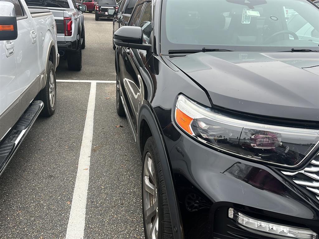 2020 Ford Explorer Platinum's photo