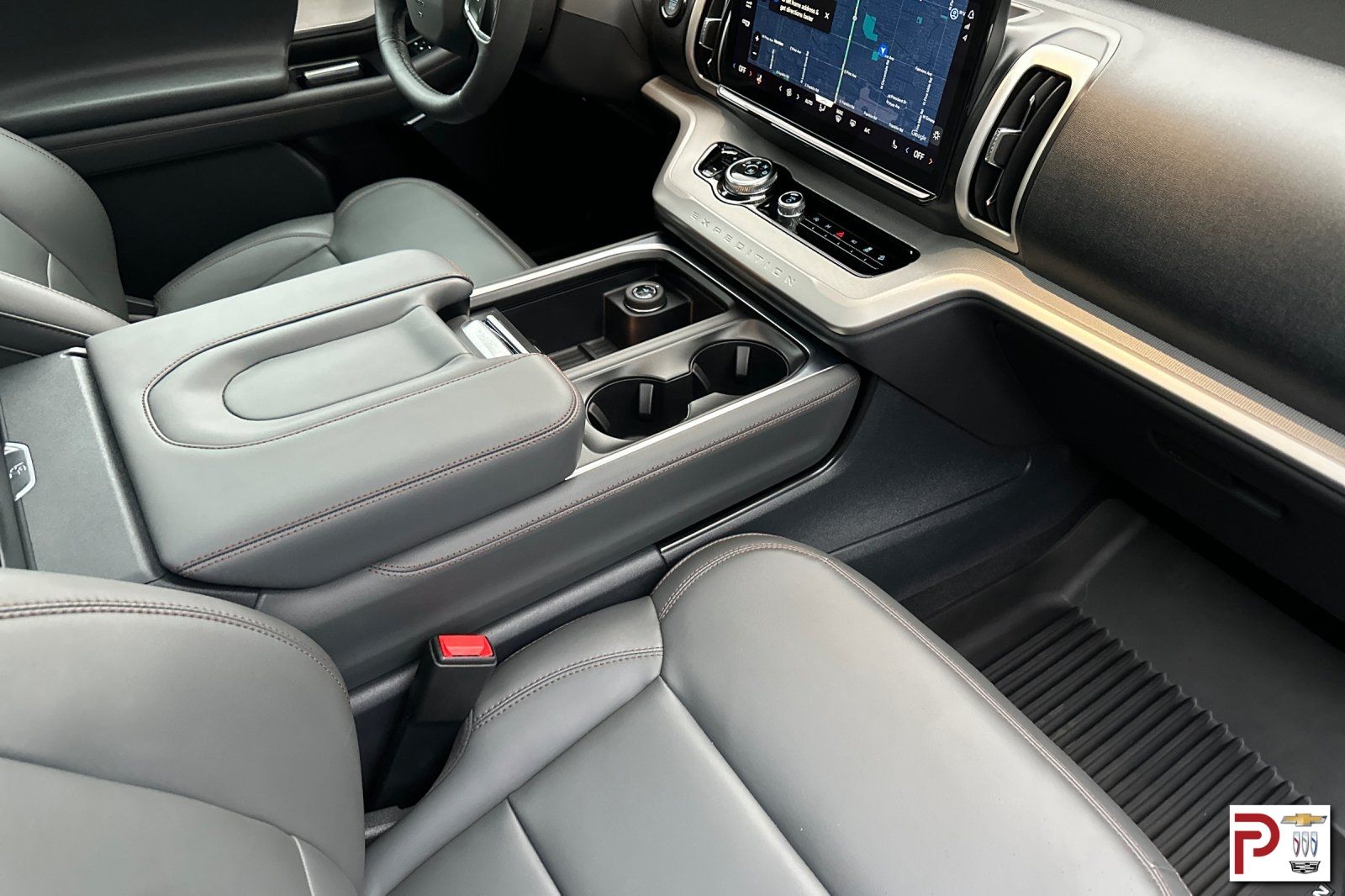 2025 Ford Expedition photo 17