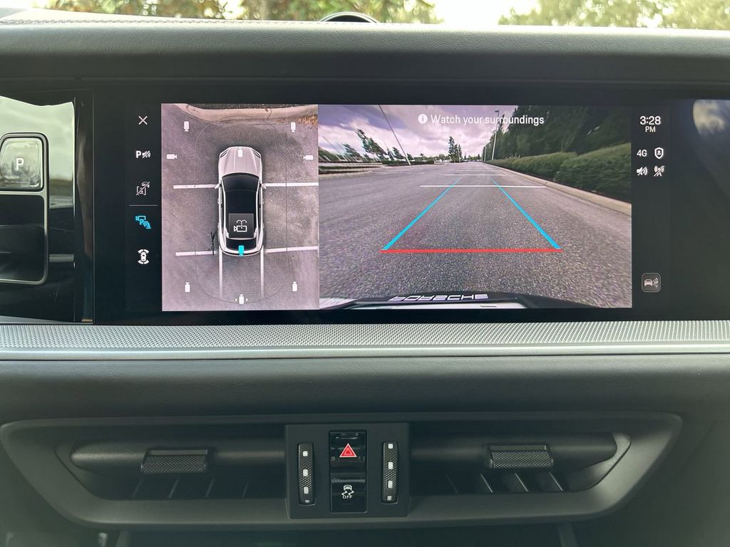 2025 Porsche Cayenne Coupe Base photo 21