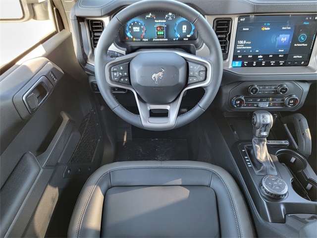 2025 Ford Bronco Outer Banks photo 25