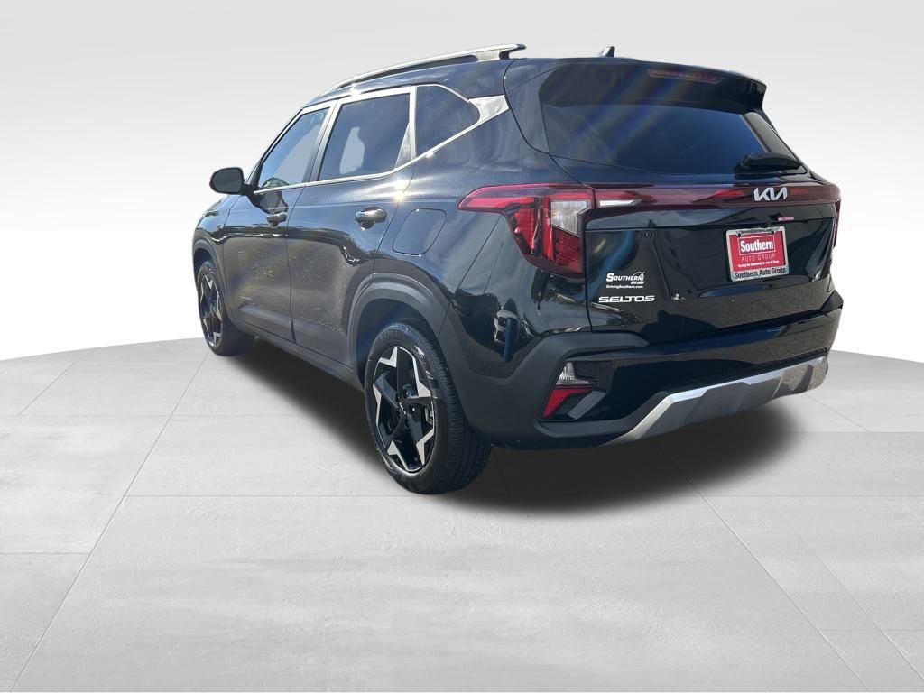 2025 Kia Seltos S photo 3