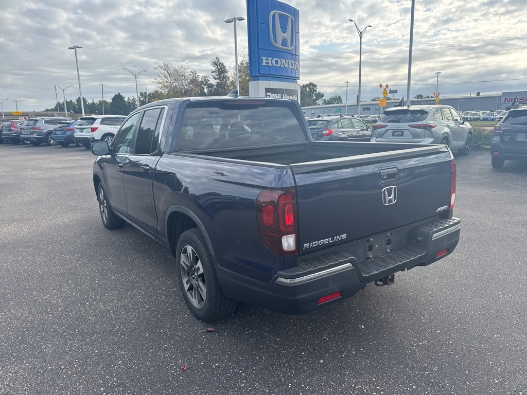 2017 Honda Ridgeline RTL-T photo 2