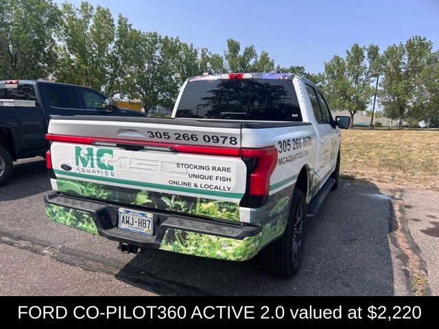 2022 Ford F-150 Lightning Lariat photo 2