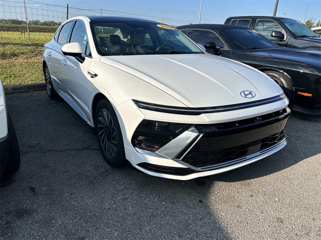 2024 Hyundai Sonata Hybrid Limited photo 2