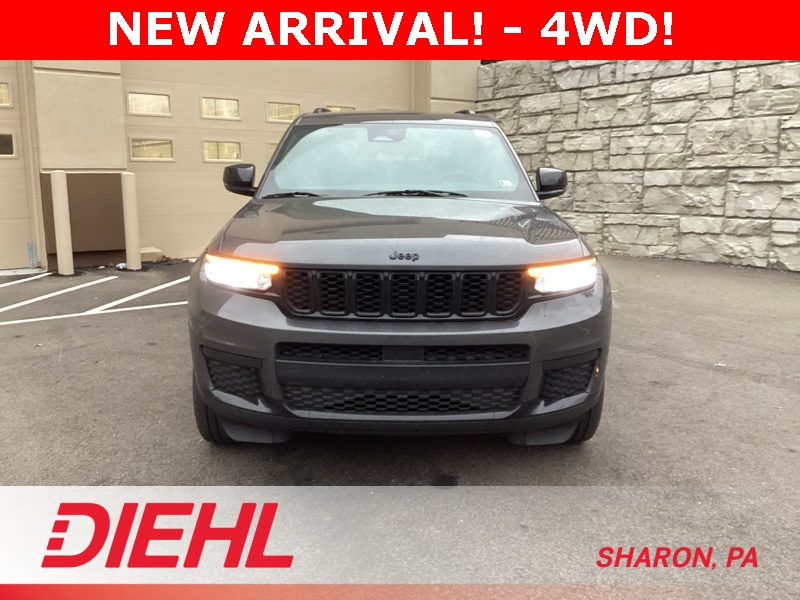 2021 Jeep Grand Cherokee Altitude photo 2