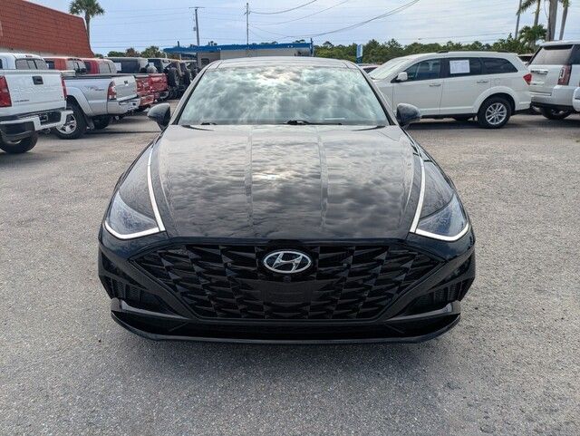 2022 Hyundai Sonata Limited photo 2